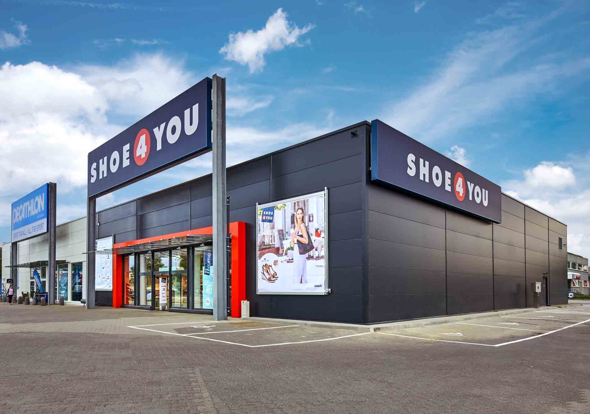 Eine Shoe4You Filiale in Bischofsheim von außen